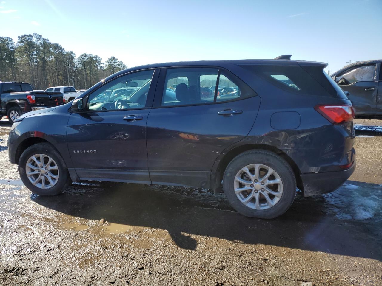 2018 Chevrolet Equinox - Image 2
