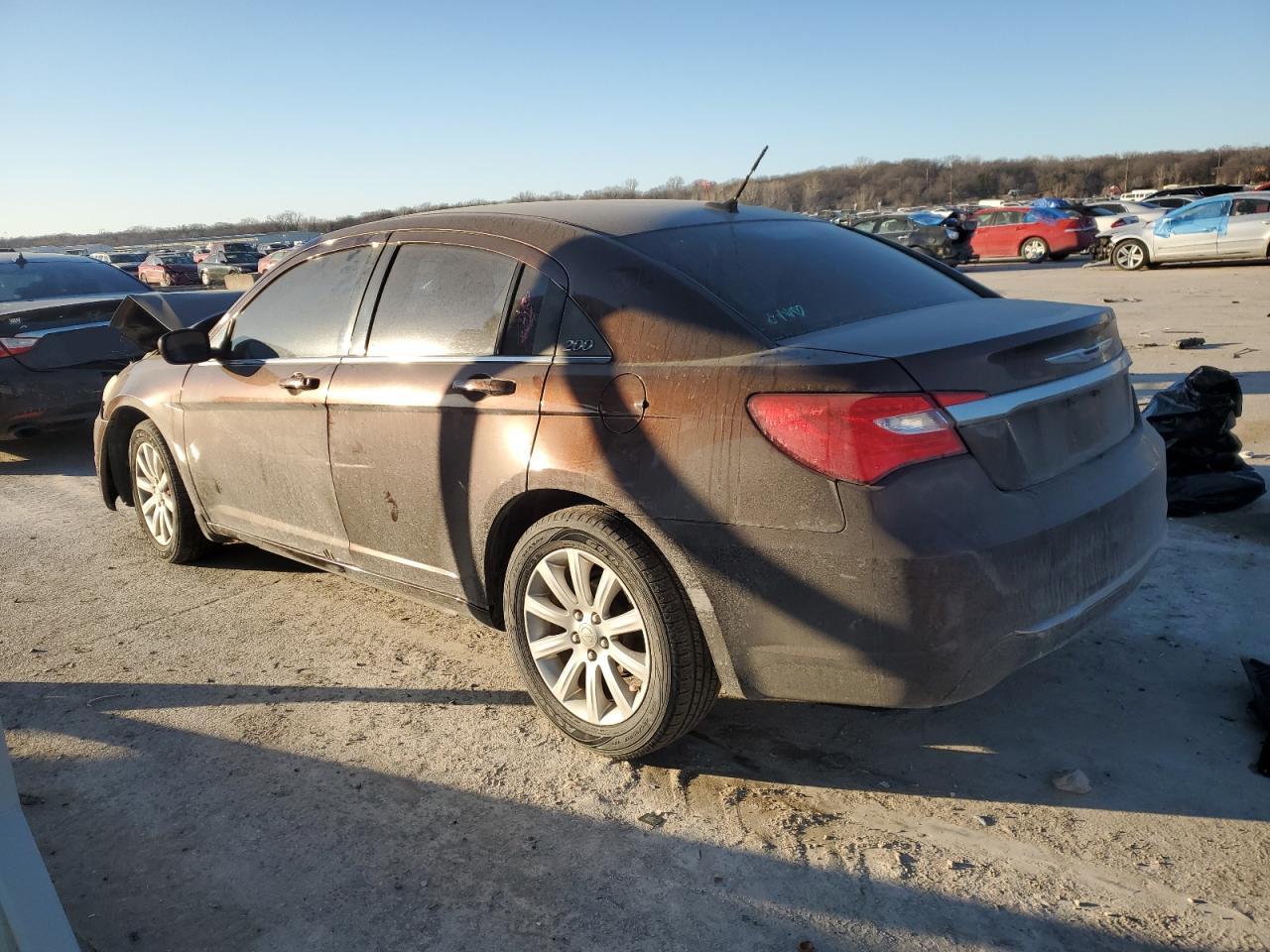 2013 Chrysler 200 - Image 2