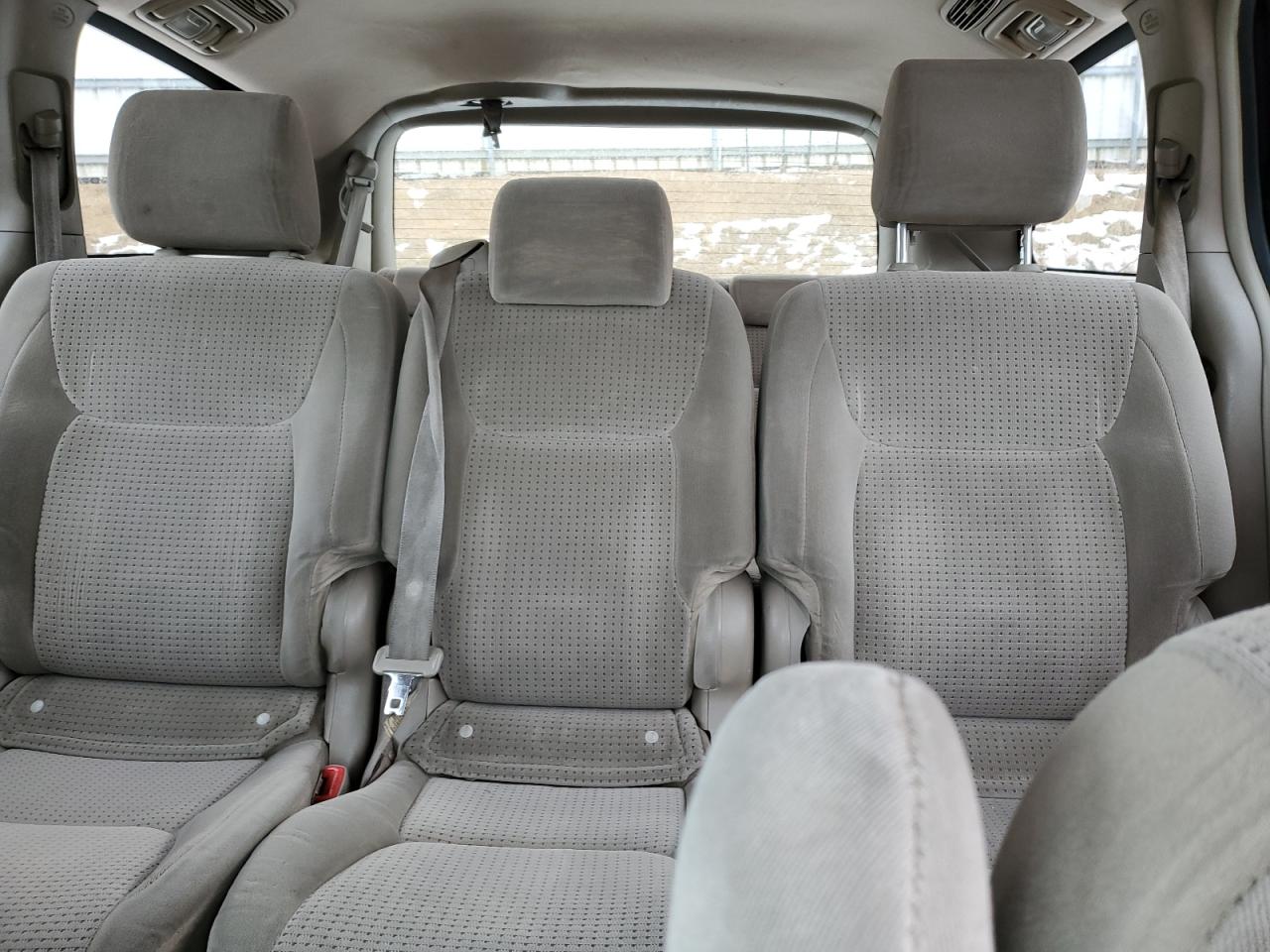 2006 Toyota Sienna - Image 10