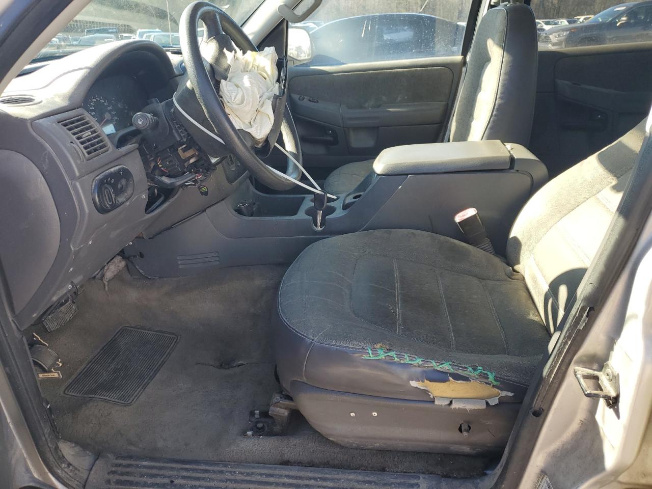 2004 Ford Explorer - Image 7