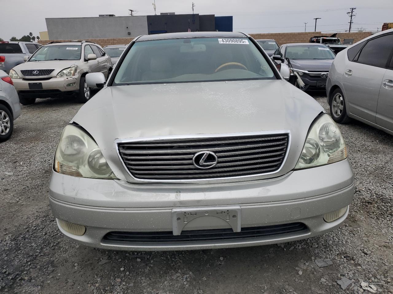 2001 Lexus LS - Image 5