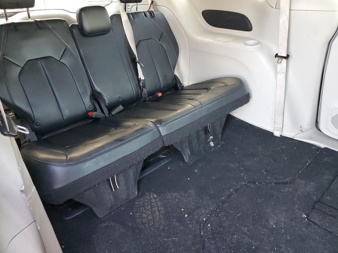 2019 Chrysler Pacifica - Image 10