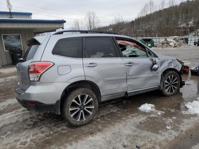  SUBARU FORESTER 2017 Серебристый