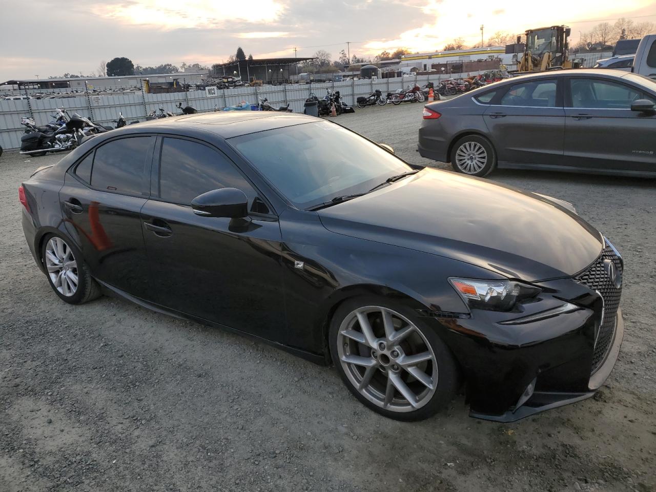 2016 Lexus IS - Image 4