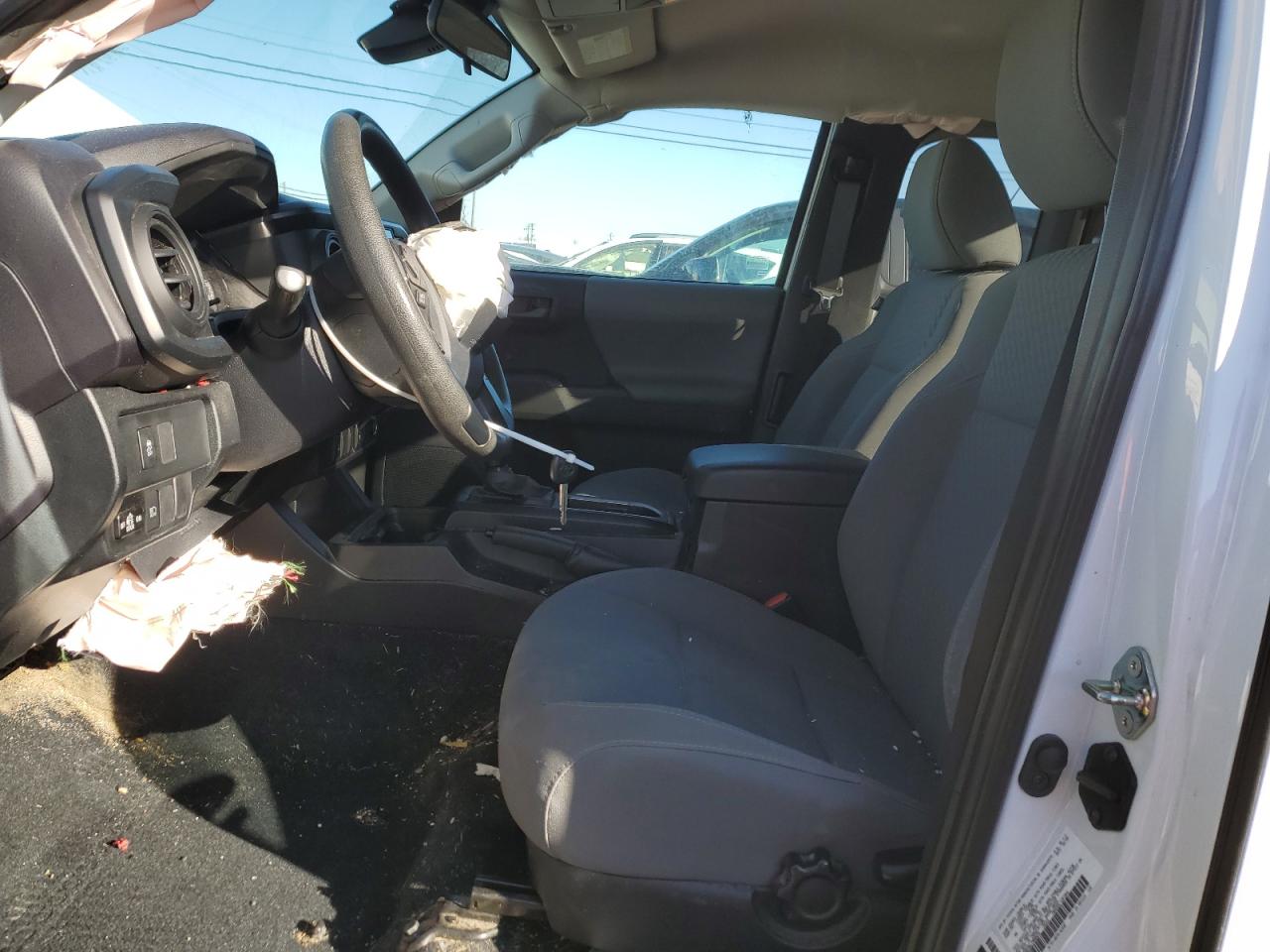 2020 Toyota Tacoma - Image 7