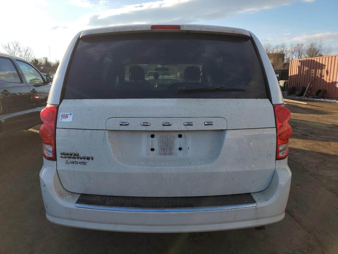 2015 Dodge Caravan - Image 6