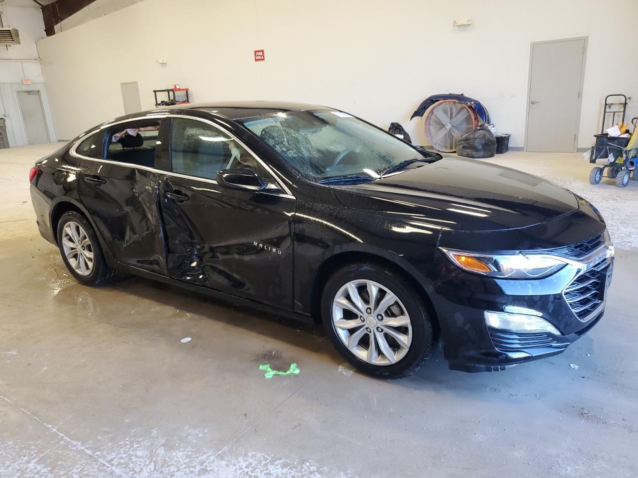 2023 Chevrolet Malibu - Image 4
