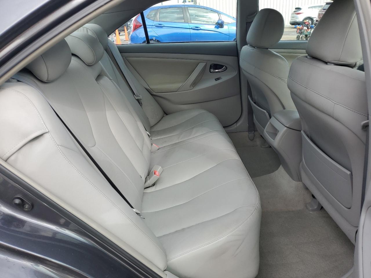 2010 Toyota Camry - Image 10