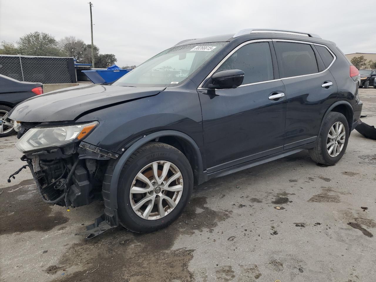 KNMAT2MVXHP557935 2017 NISSAN ROGUE - Image 1