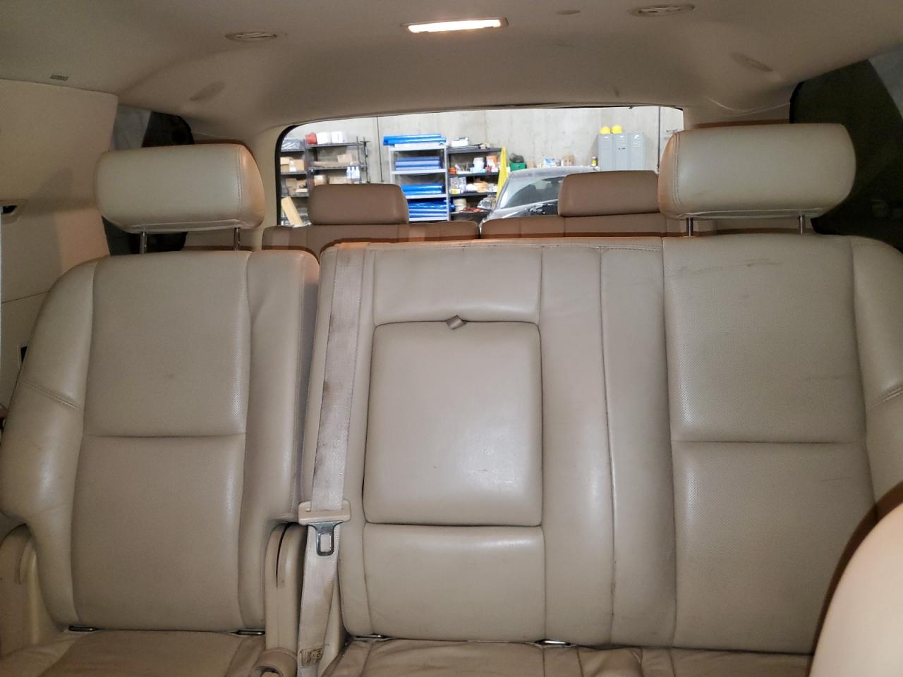 2008 Cadillac Escalade - Image 10