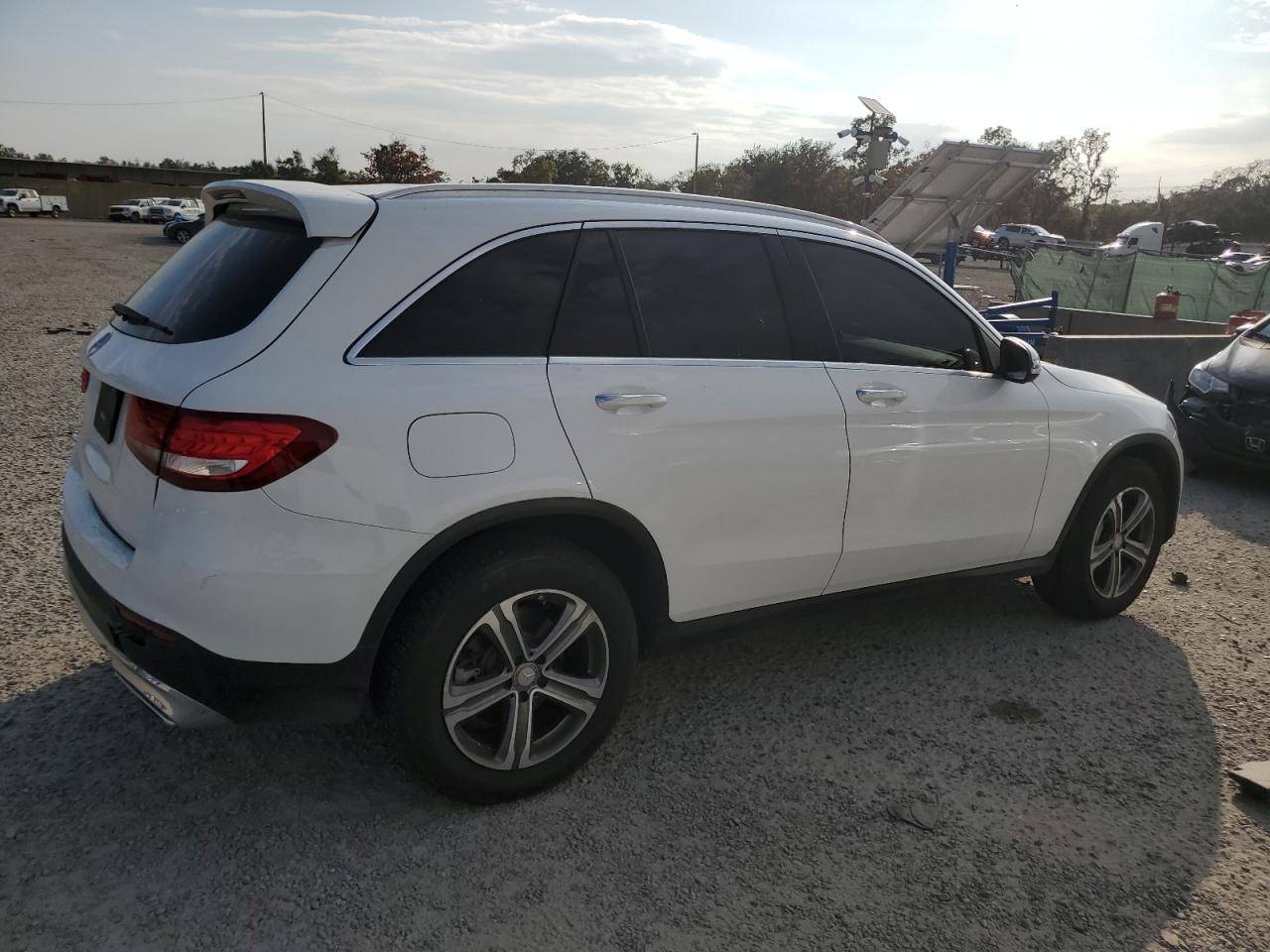 2016 Mercedes-Benz GLC - Image 3