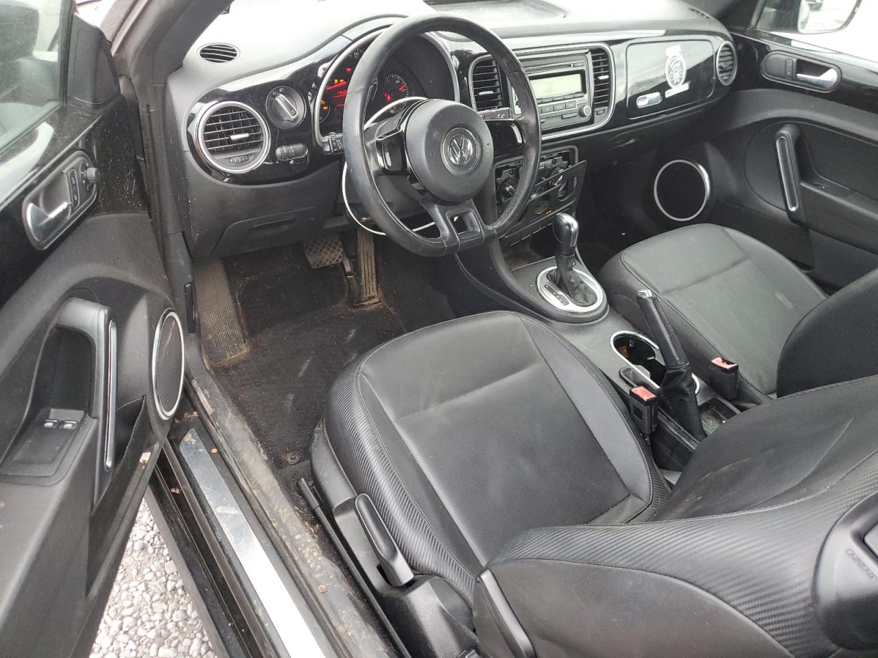 2012 Volkswagen Beetle - Image 8