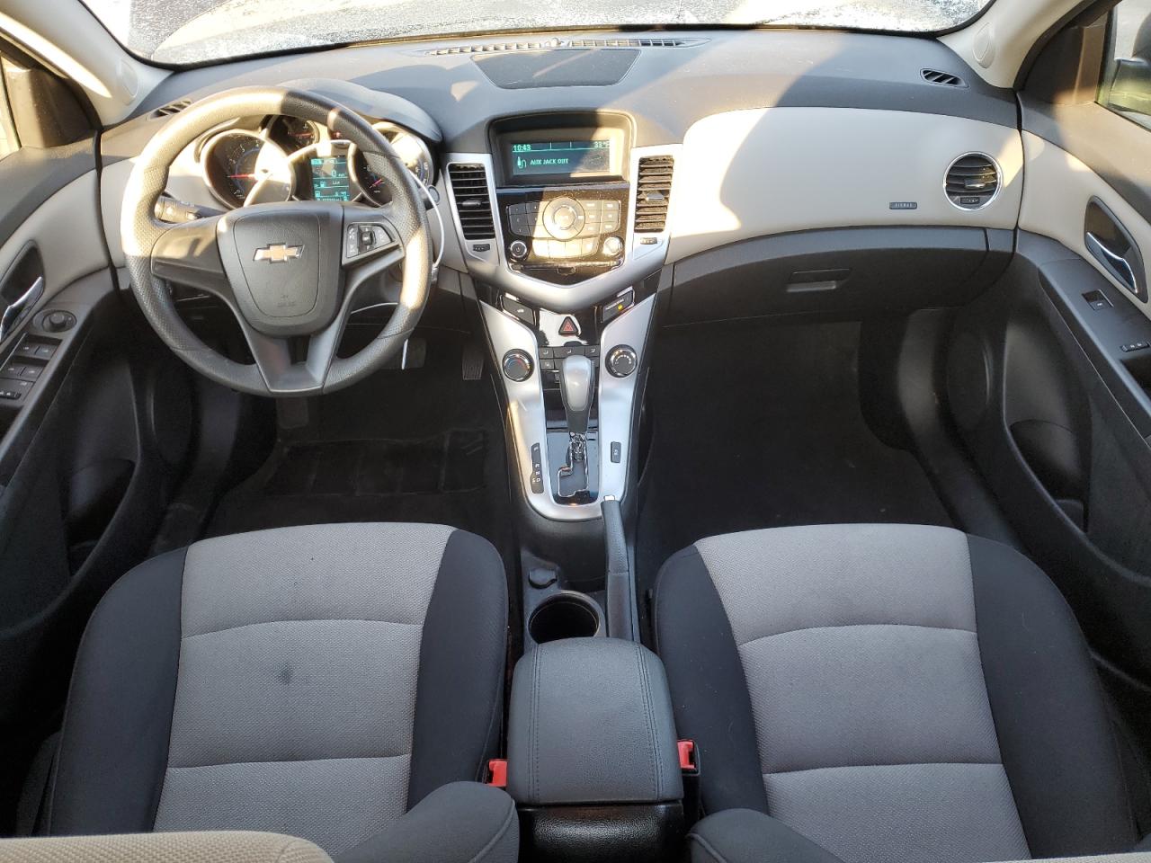 2016 Chevrolet Cruze - Image 8