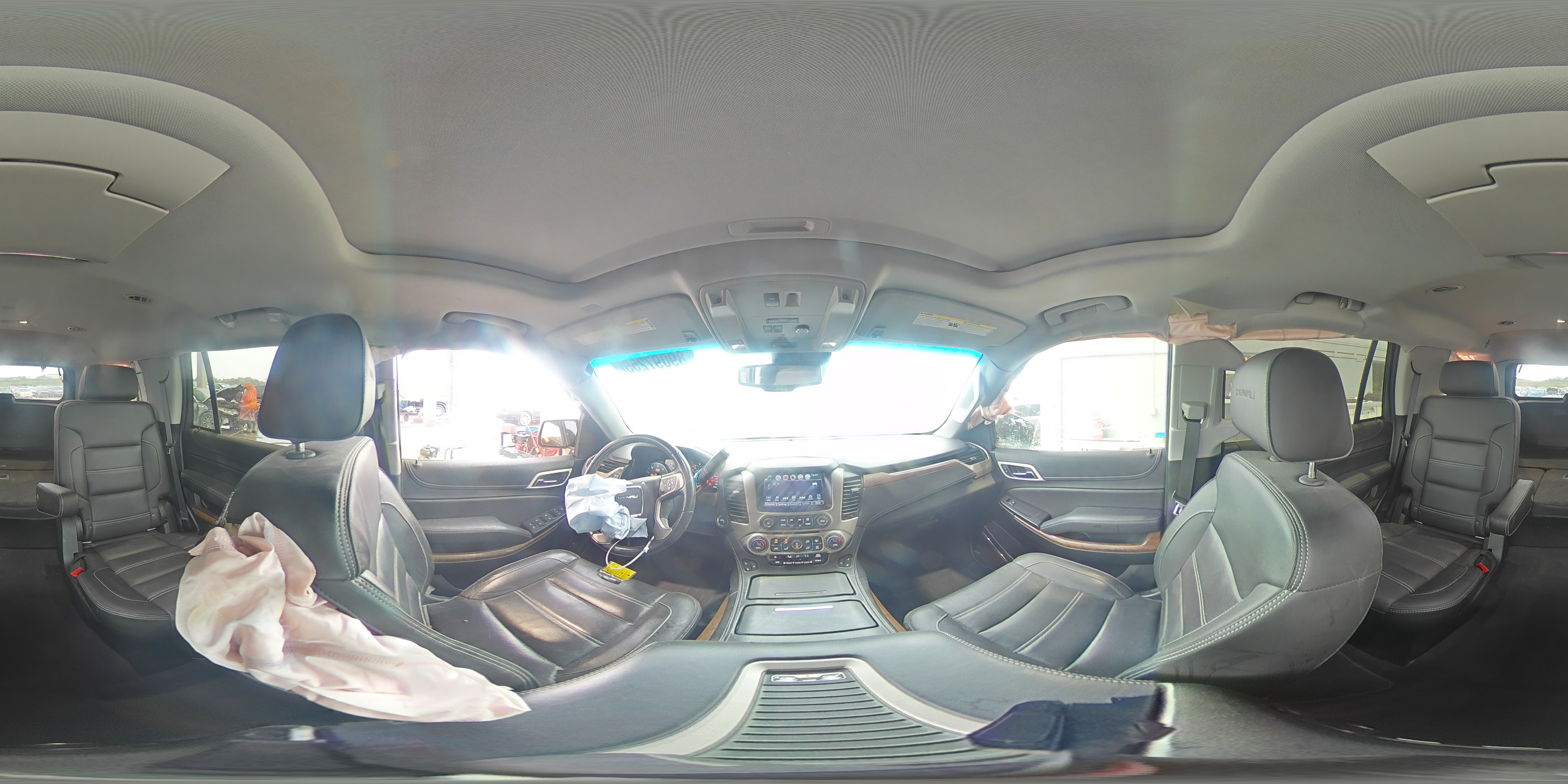 2019 GMC Yukon - Image 16