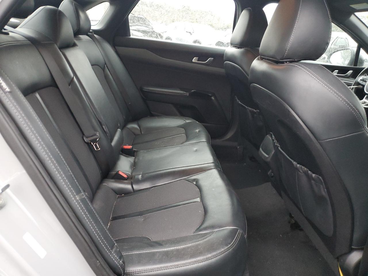 2022 Kia K5 - Image 10