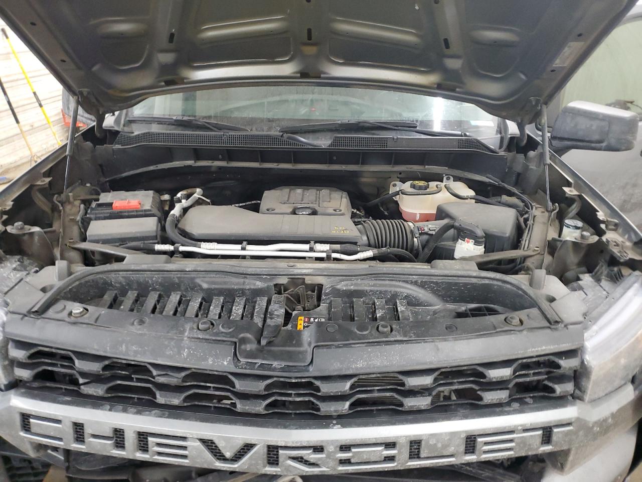 2022 Chevrolet Silverado - Image 11