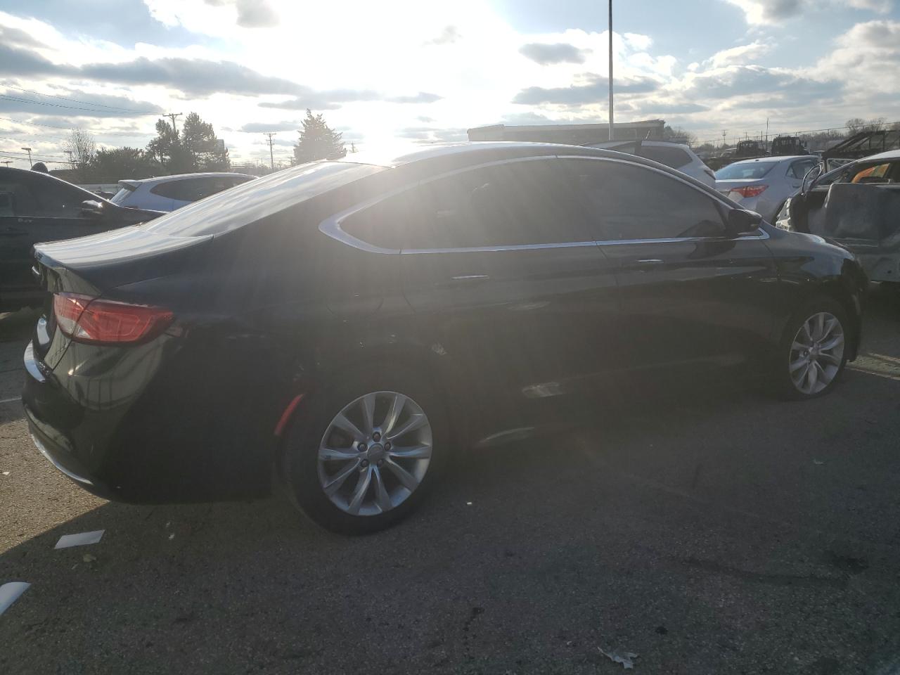 VIN 1C3CCCCBXFN590064 2015 CHRYSLER 200 no.3