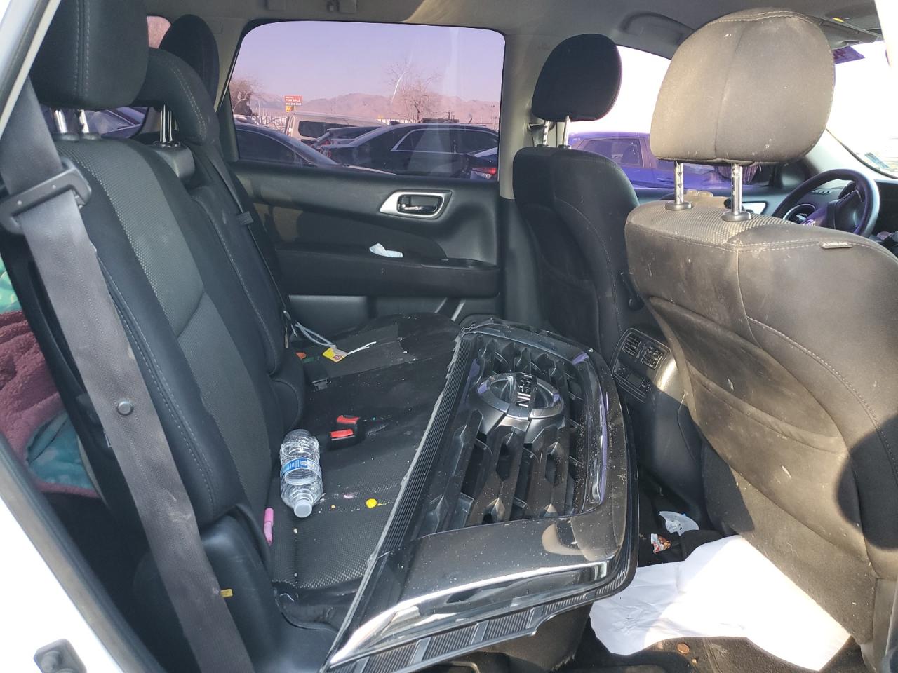 2017 Nissan Pathfinder VIN: 684998 Lot: 43471515