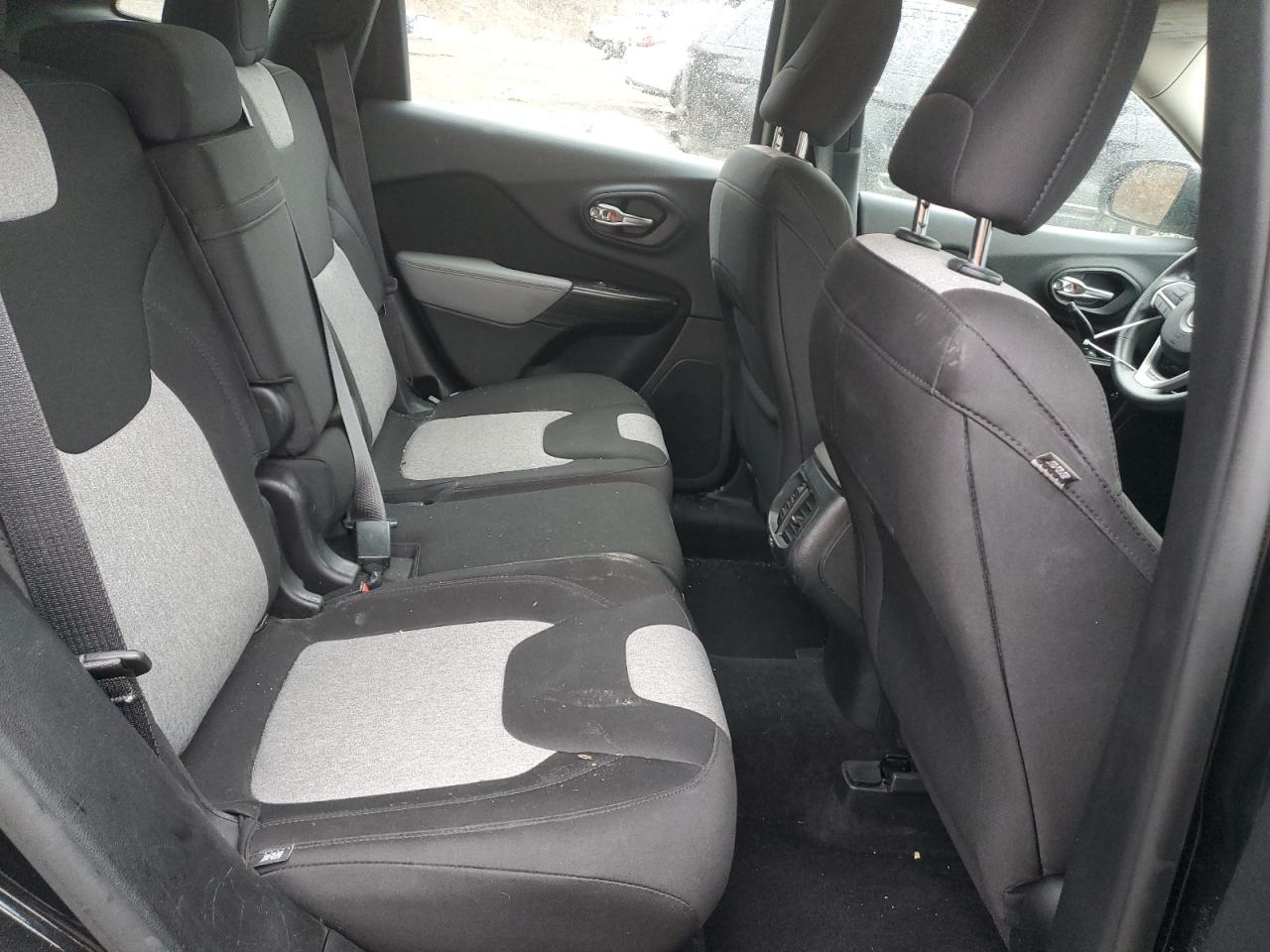 2014 Jeep Grand Cherokee - Image 11