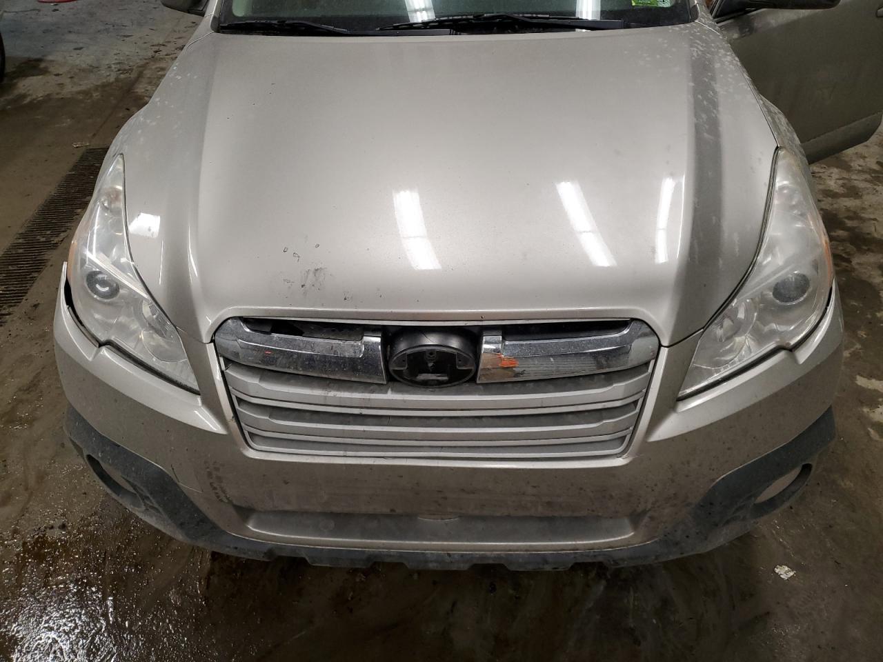 2014 Subaru Outback - Image 14