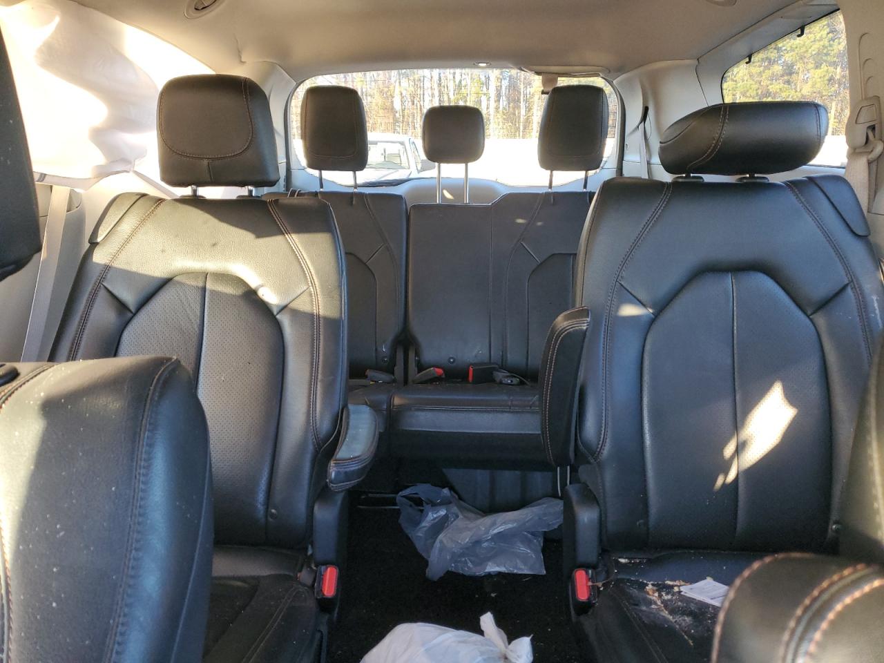 2020 Chrysler Pacifica - Image 10