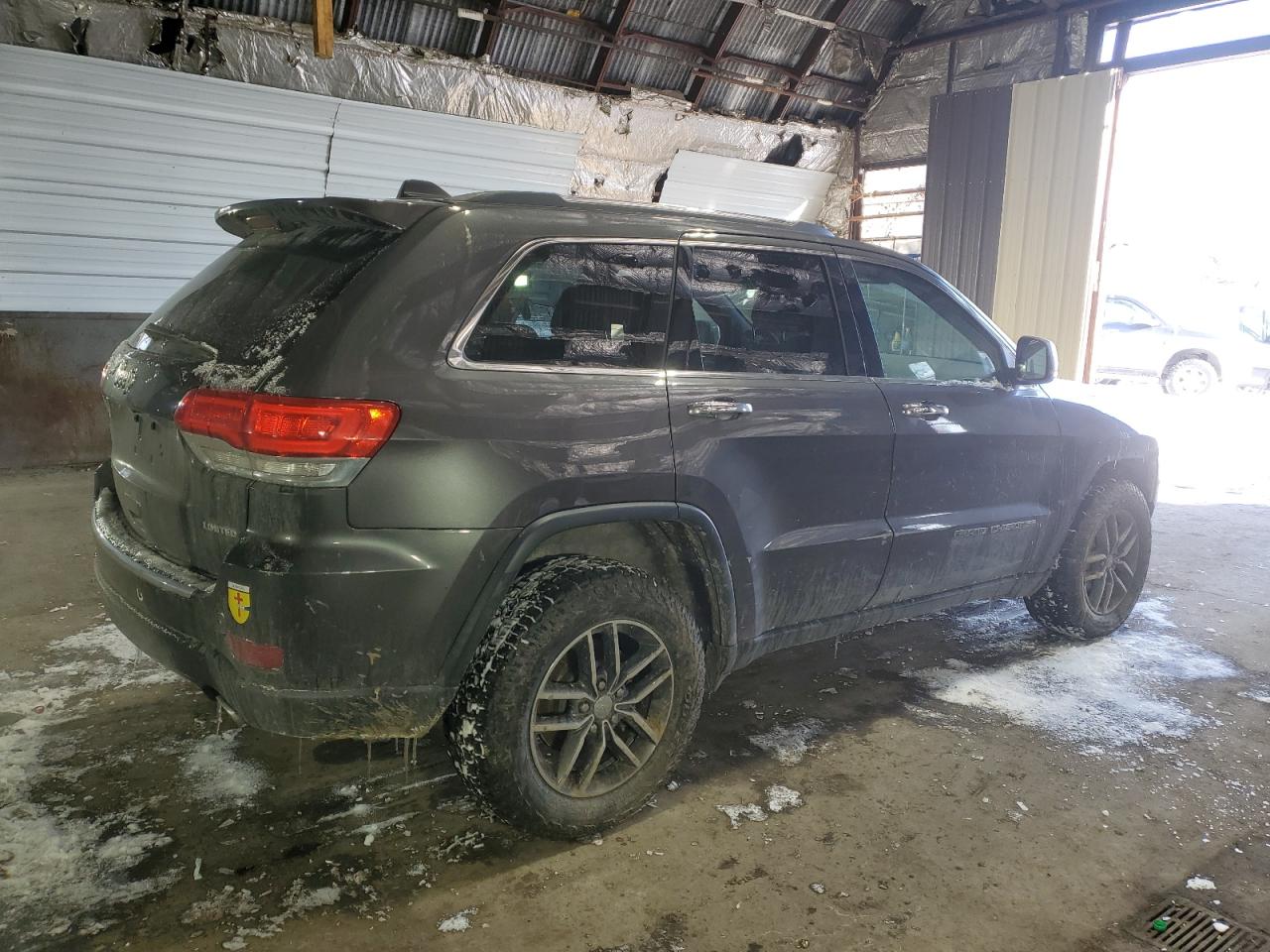 2017 Jeep Grand Cherokee - Image 3