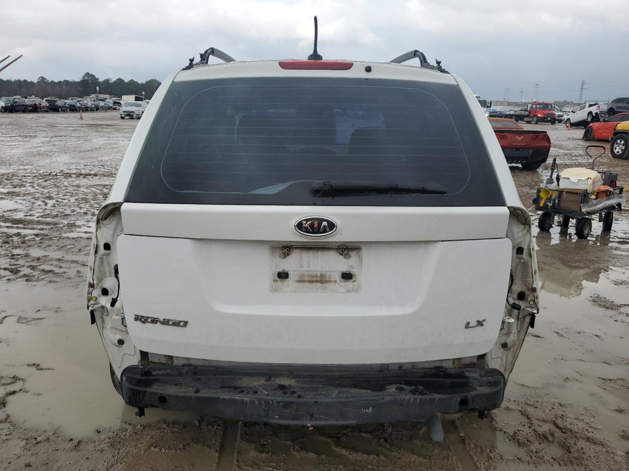 2009 Kia Rondo Base VIN: KNAFG528297221820 Lot: 43388455
