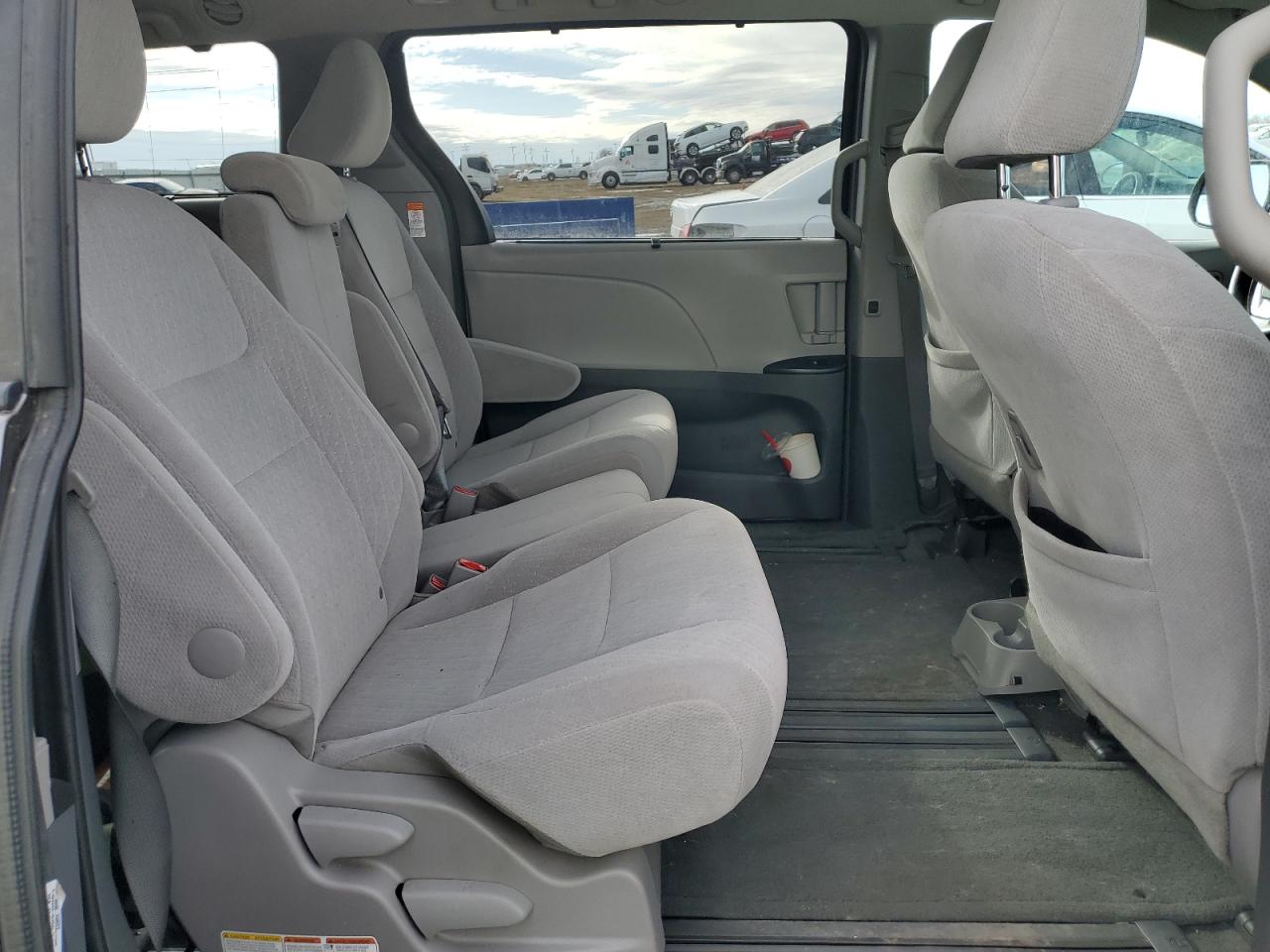 2016 Toyota Sienna - Image 11