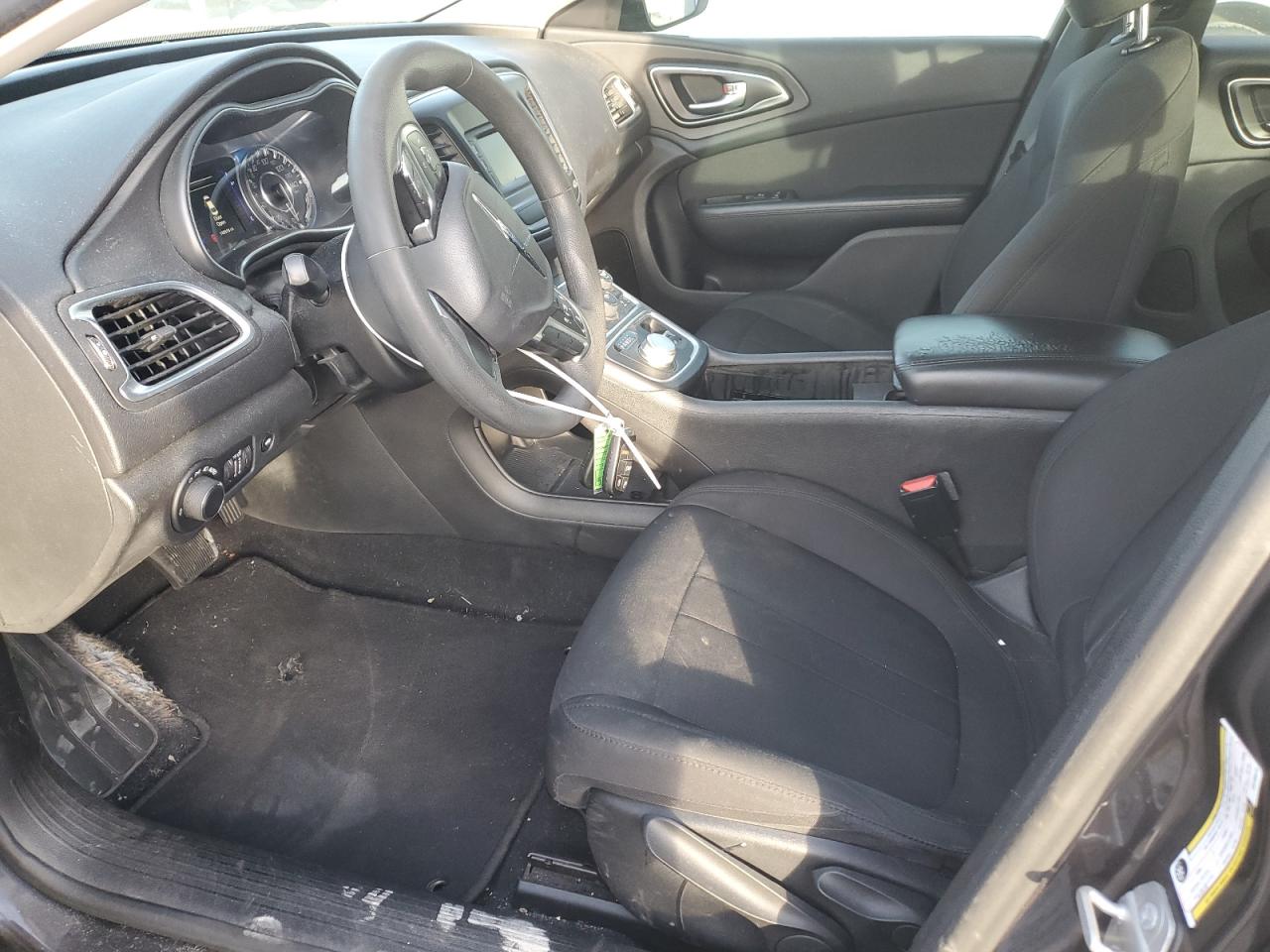 2016 Chrysler 200 - Image 7