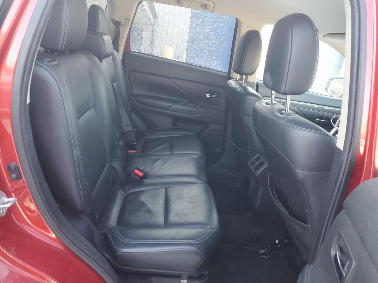 2019 Mitsubishi Outlander - Image 11
