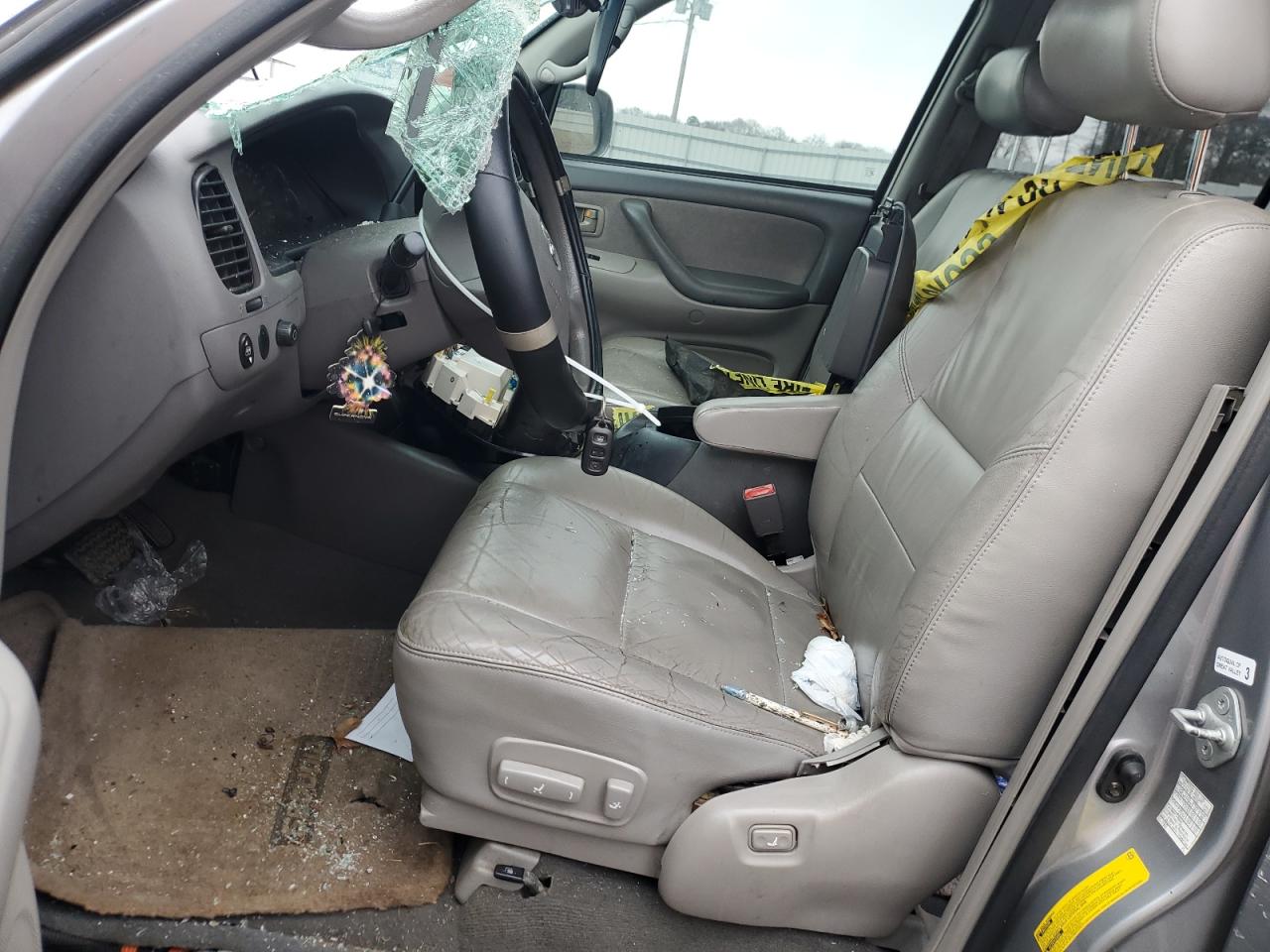 2003 Toyota Sequoia - Image 7