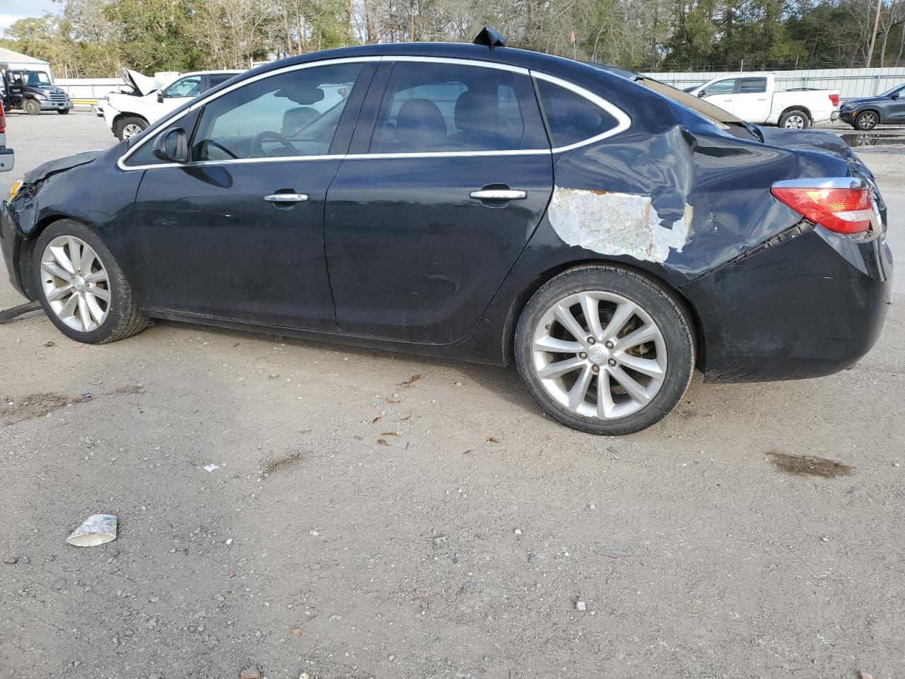 VIN 1G4PR5SK0E4167020 2014 BUICK VERANO no.2