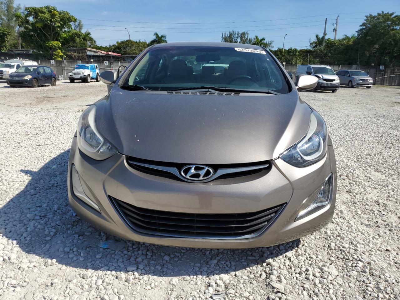 2014 Hyundai Elantra - Image 5