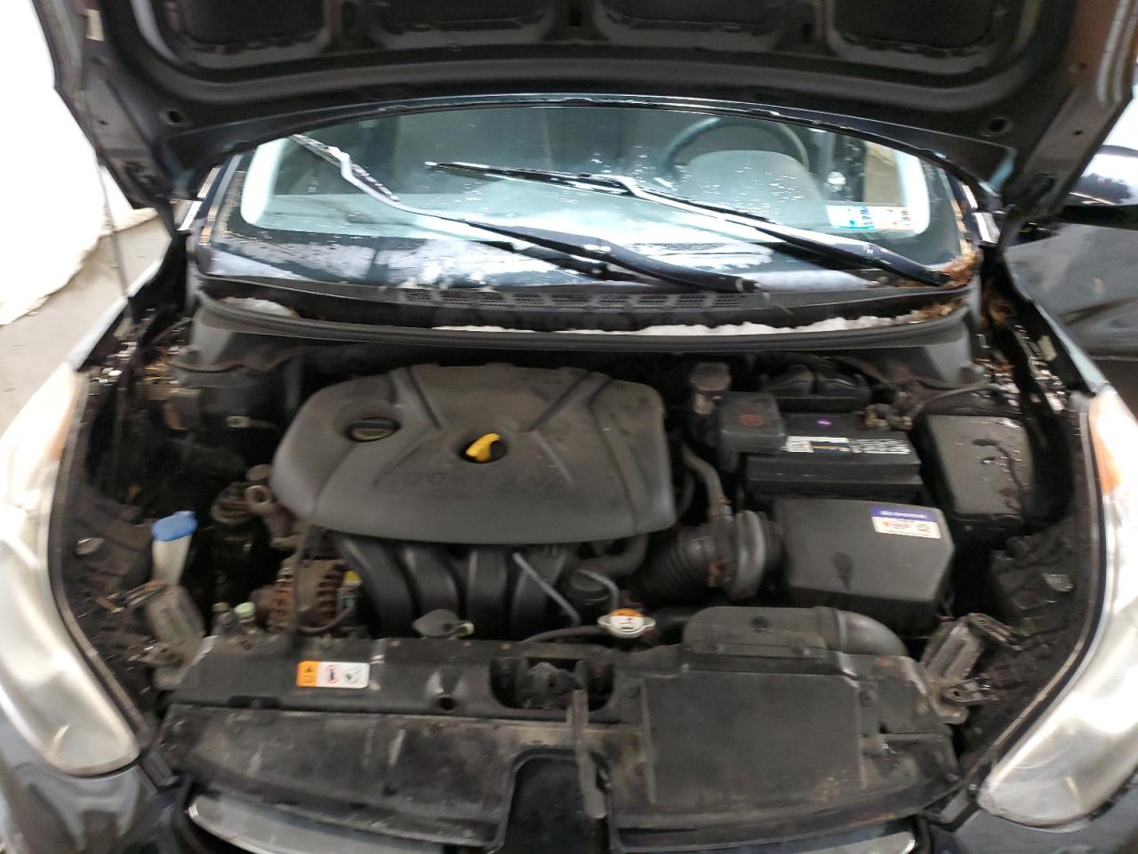 2013 Hyundai Elantra - Image 11