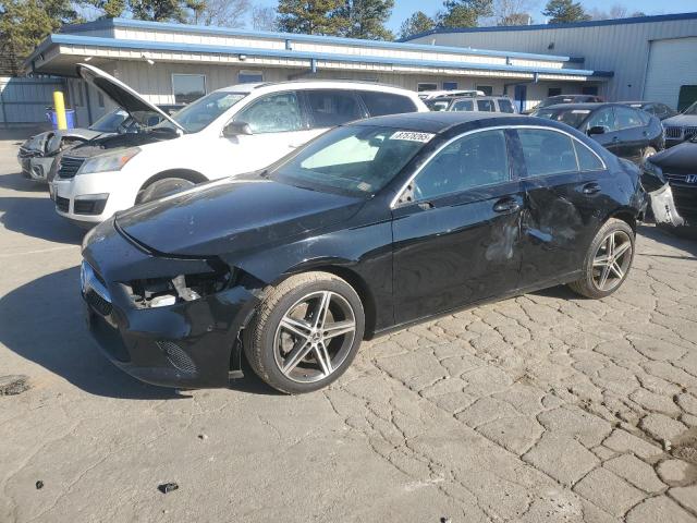 2019 Mercedes-Benz A 220