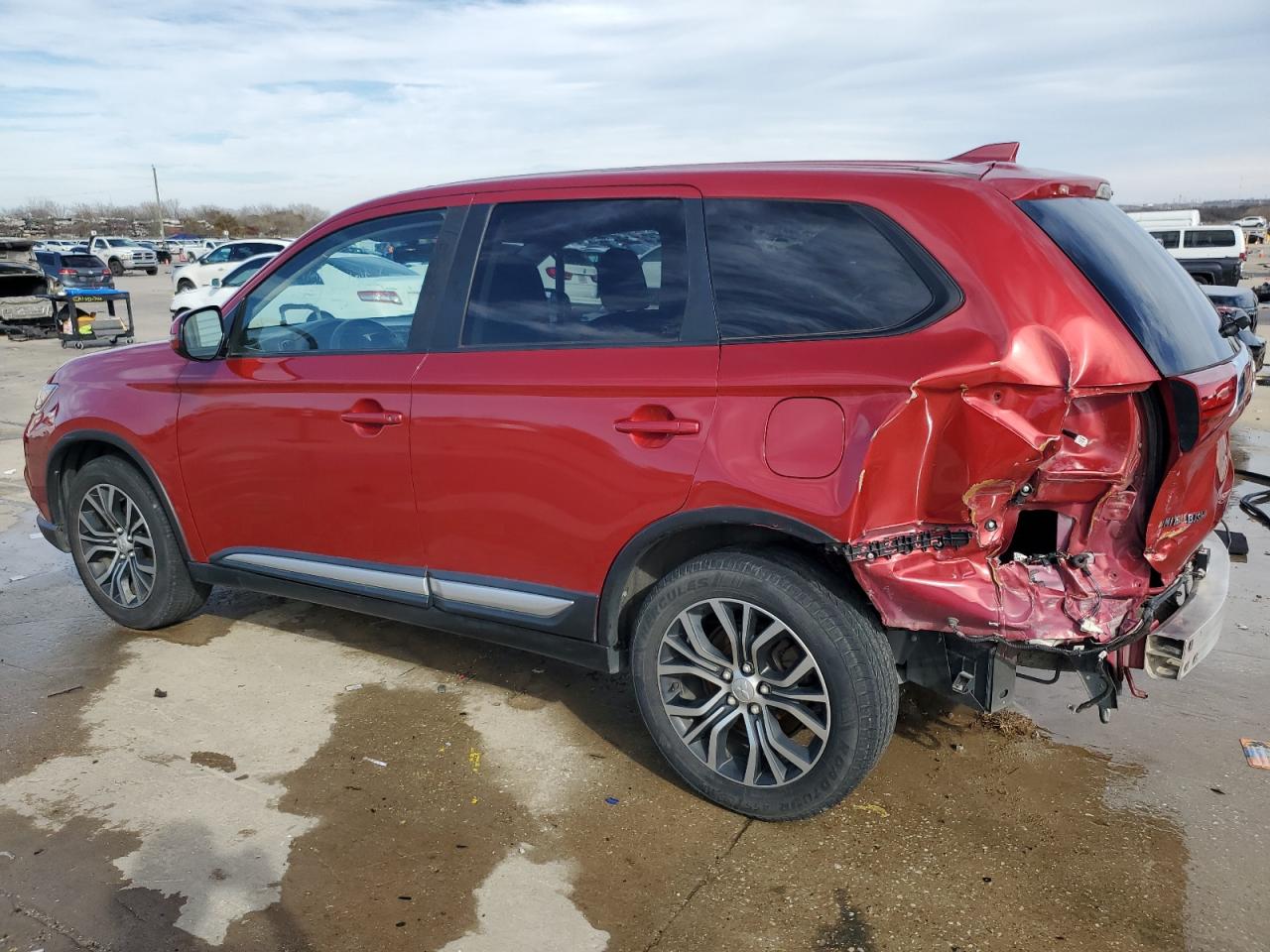 2018 Mitsubishi Outlander - Image 2