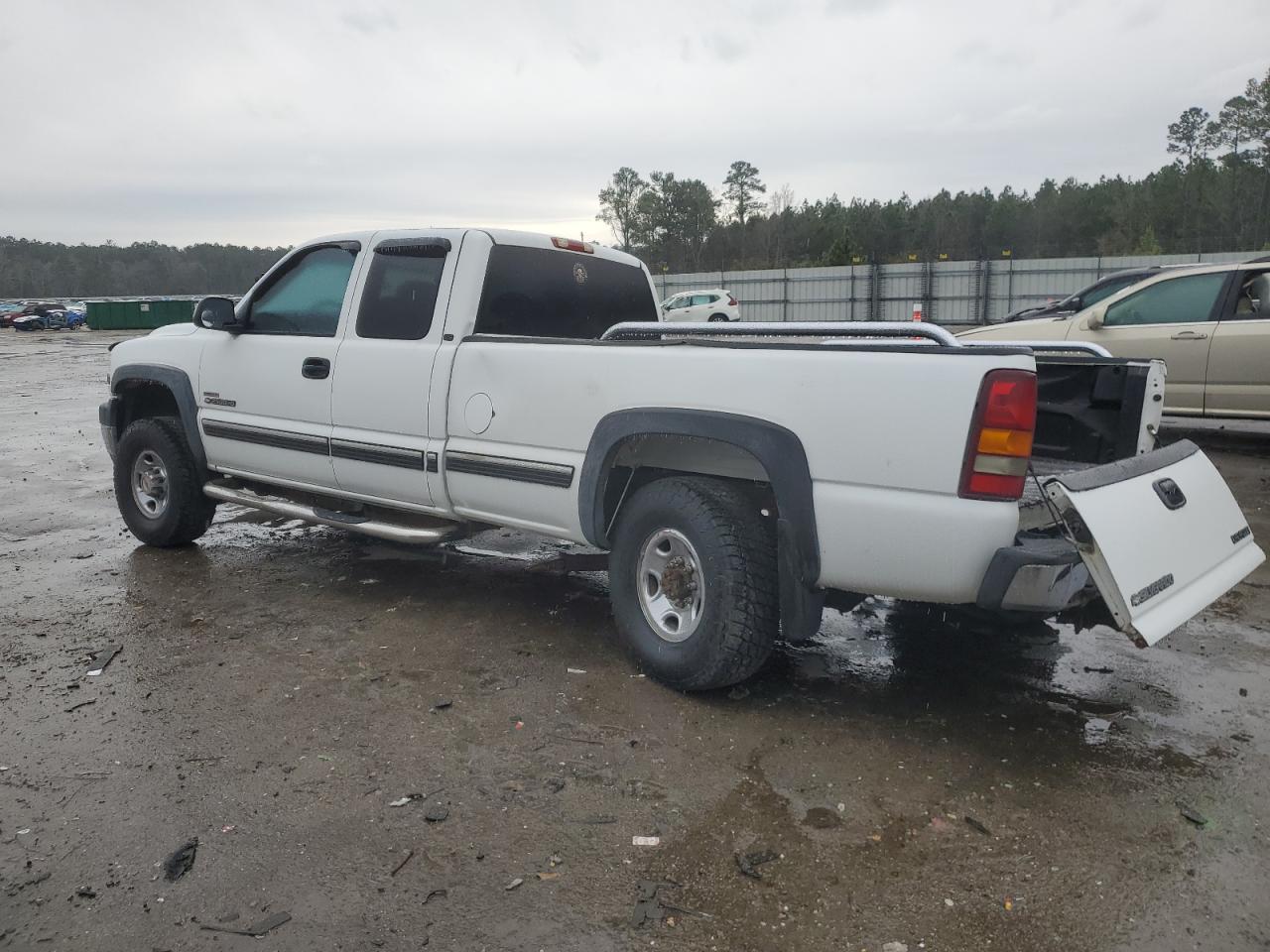 2001 Chevrolet Silverado - Image 2
