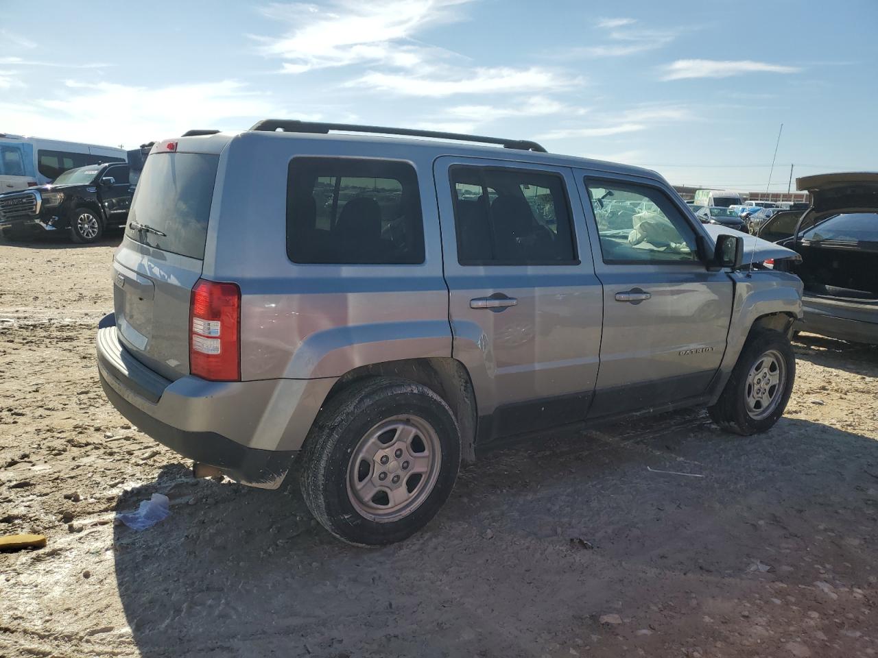 2015 Jeep Liberty (Patriot) - Image 3