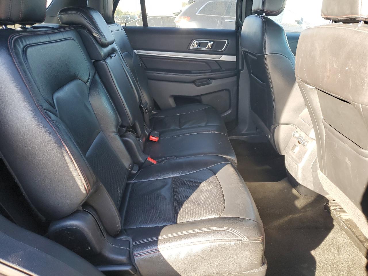 2016 Ford Explorer - Image 12