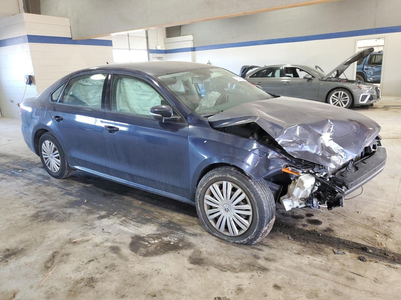 2015 Volkswagen Passat - Image 4