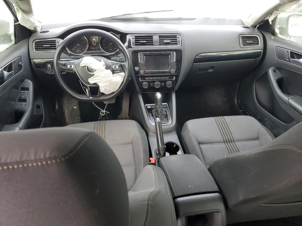 2017 Volkswagen Jetta - Image 8