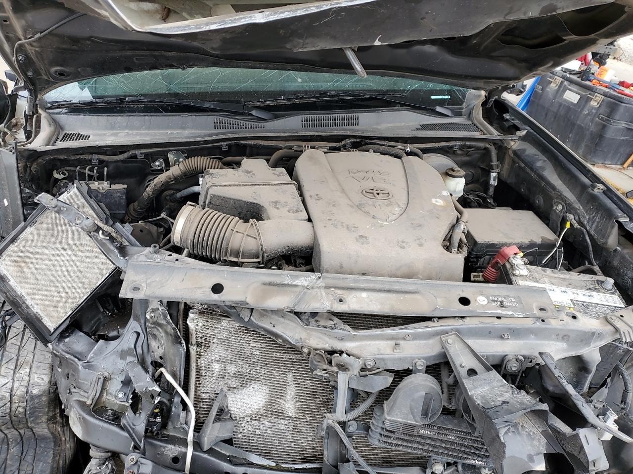2019 Toyota Tacoma - Image 11