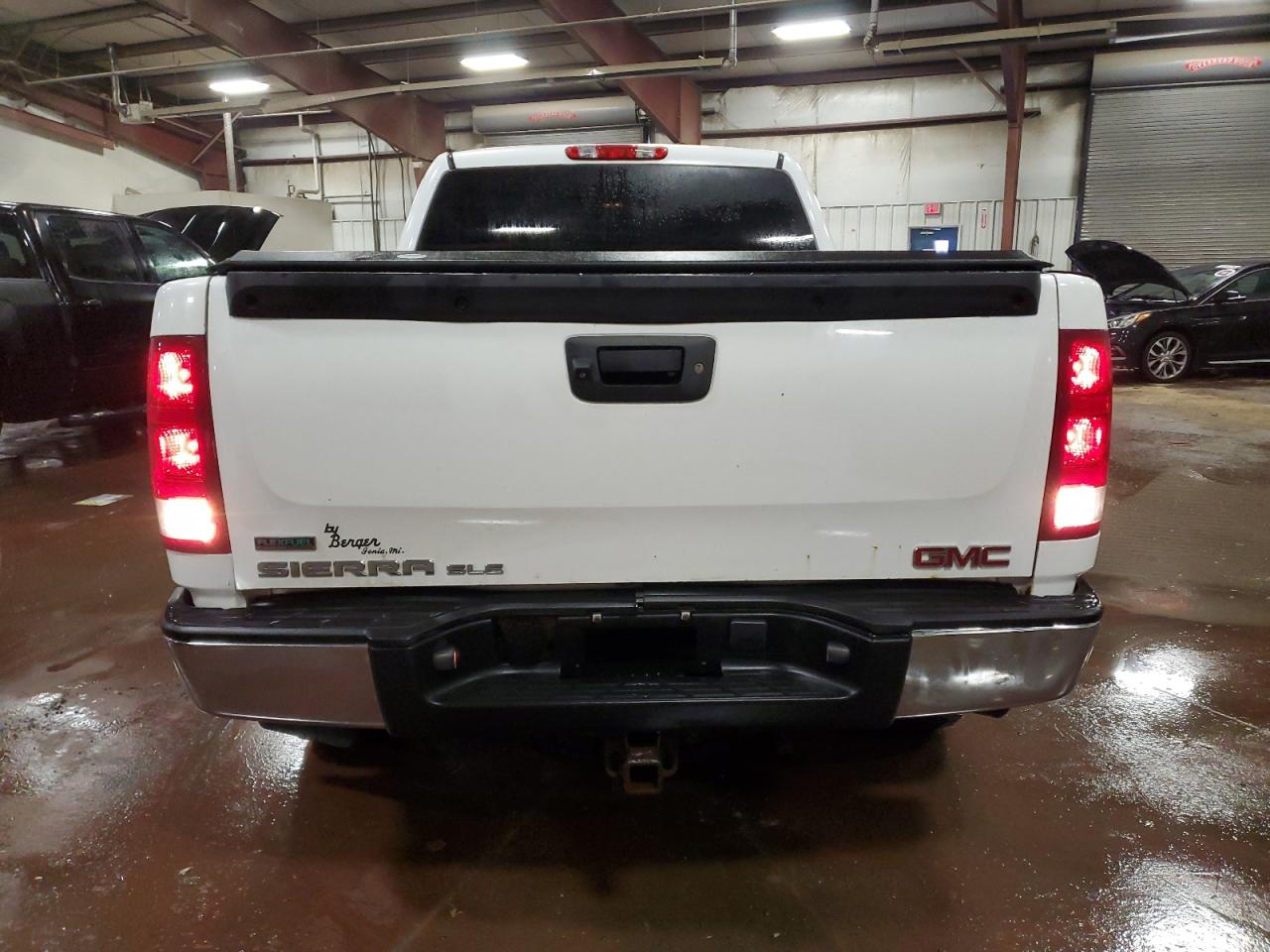 2010 GMC Sierra - Image 6