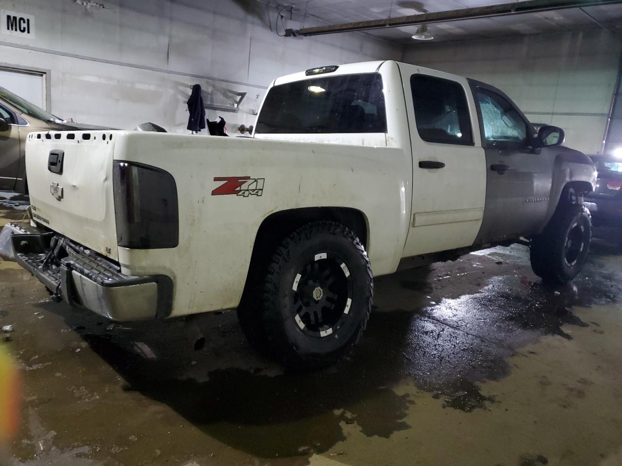 2011 Chevrolet Silverado - Image 3