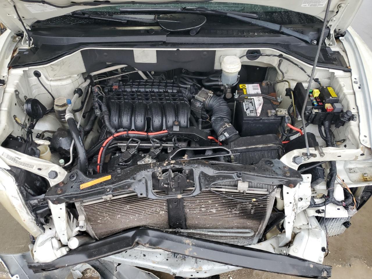 2008 Mitsubishi Endeavor - Image 12