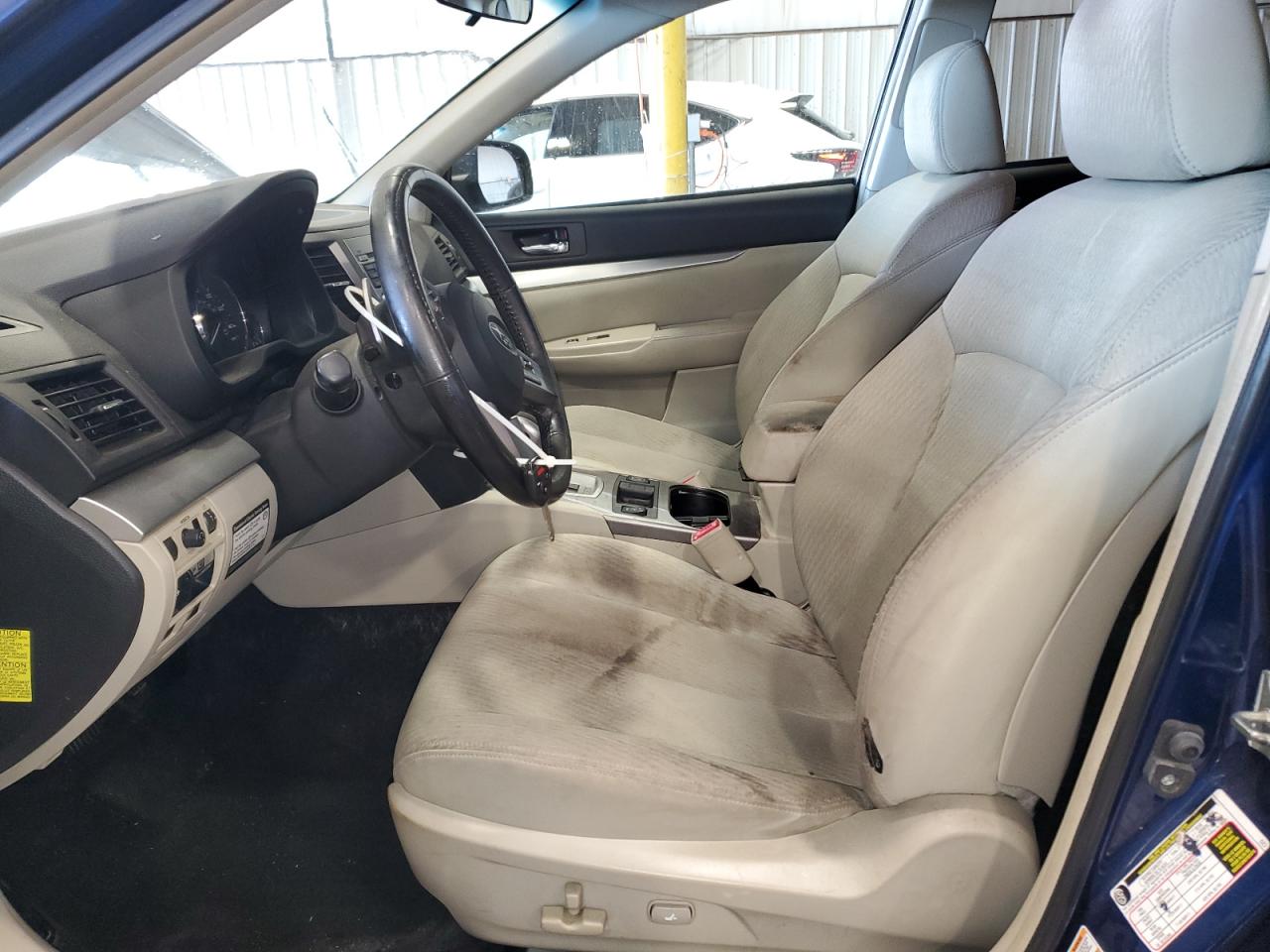 2010 Subaru Outback - Image 7