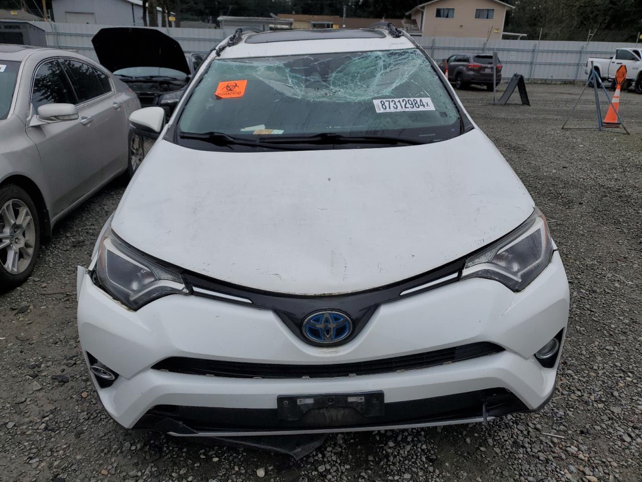 2018 Toyota RAV 4 - Image 5