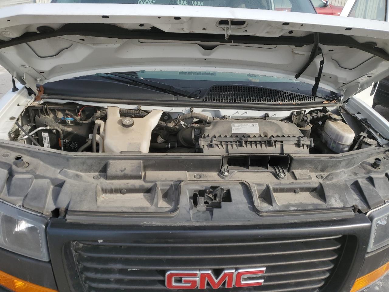 2018 GMC Savana - Image 12
