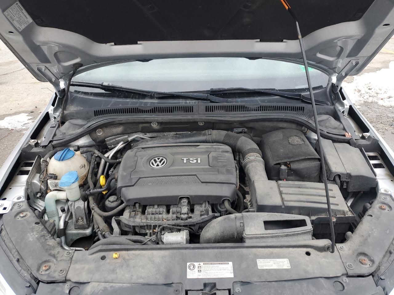 2014 Volkswagen Jetta - Image 12