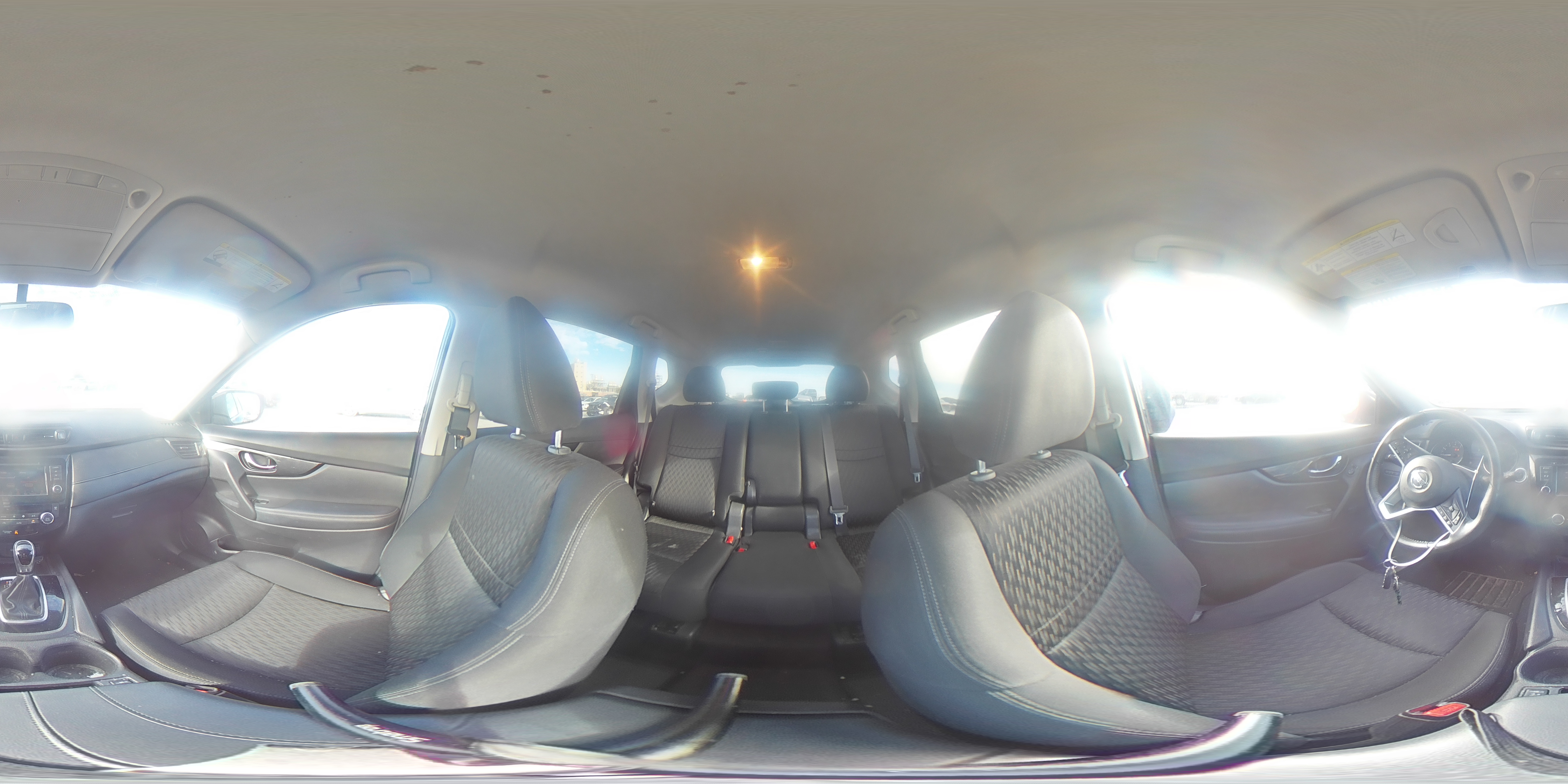 2018 Nissan Rogue - Image 13